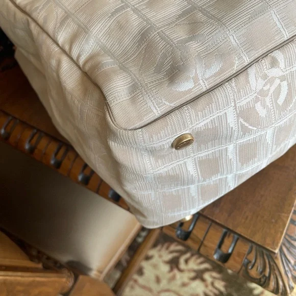 Beautiful Chanel nylon and leather tote bag - Picture 4 of 11